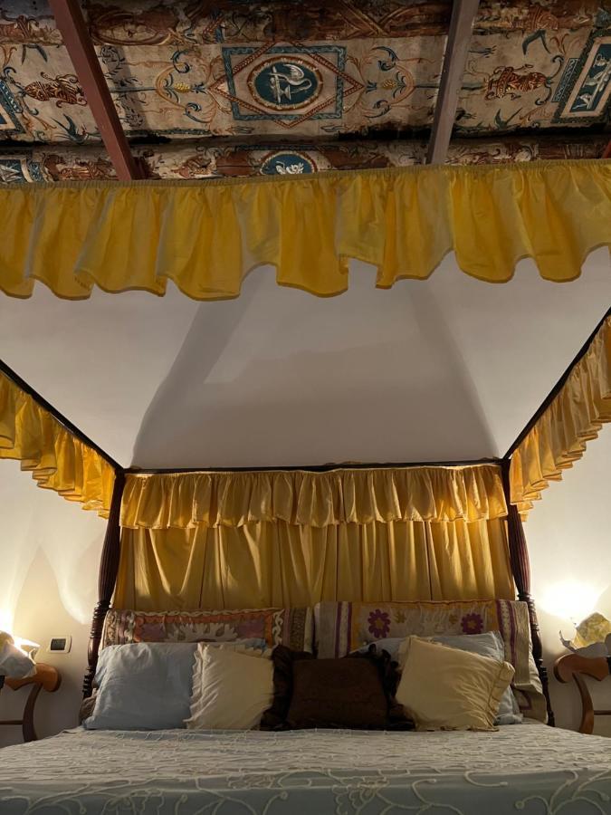 Casa Tiare, The Heart Of Piazza Plebiscito Apartment Наполи Екстериор снимка