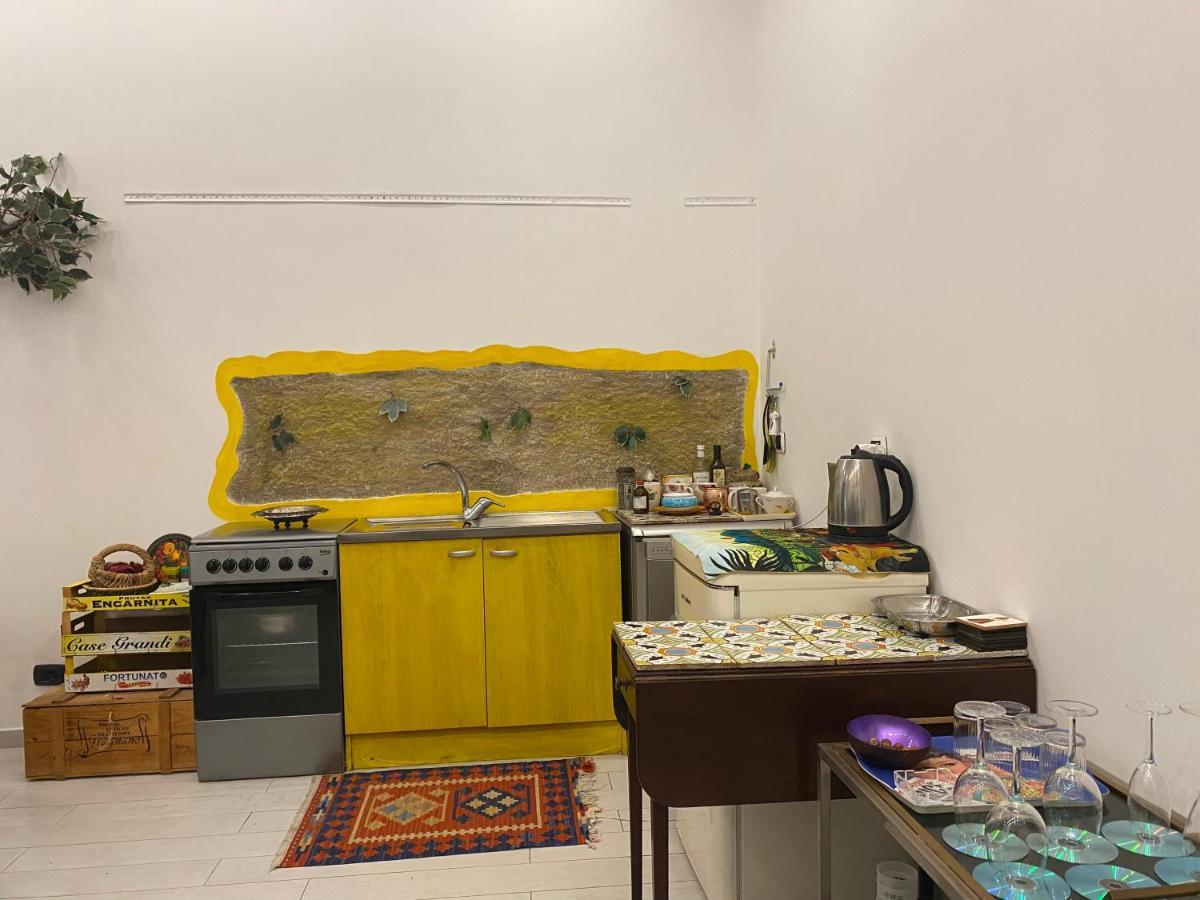 Casa Tiare, The Heart Of Piazza Plebiscito Apartment Наполи Екстериор снимка